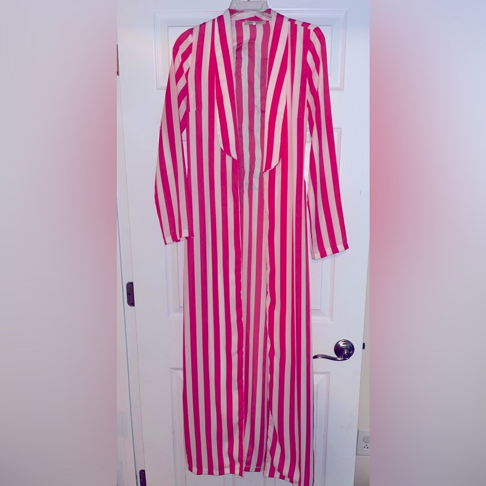 Gorgeous Pink and White Red Rose🌹Duster